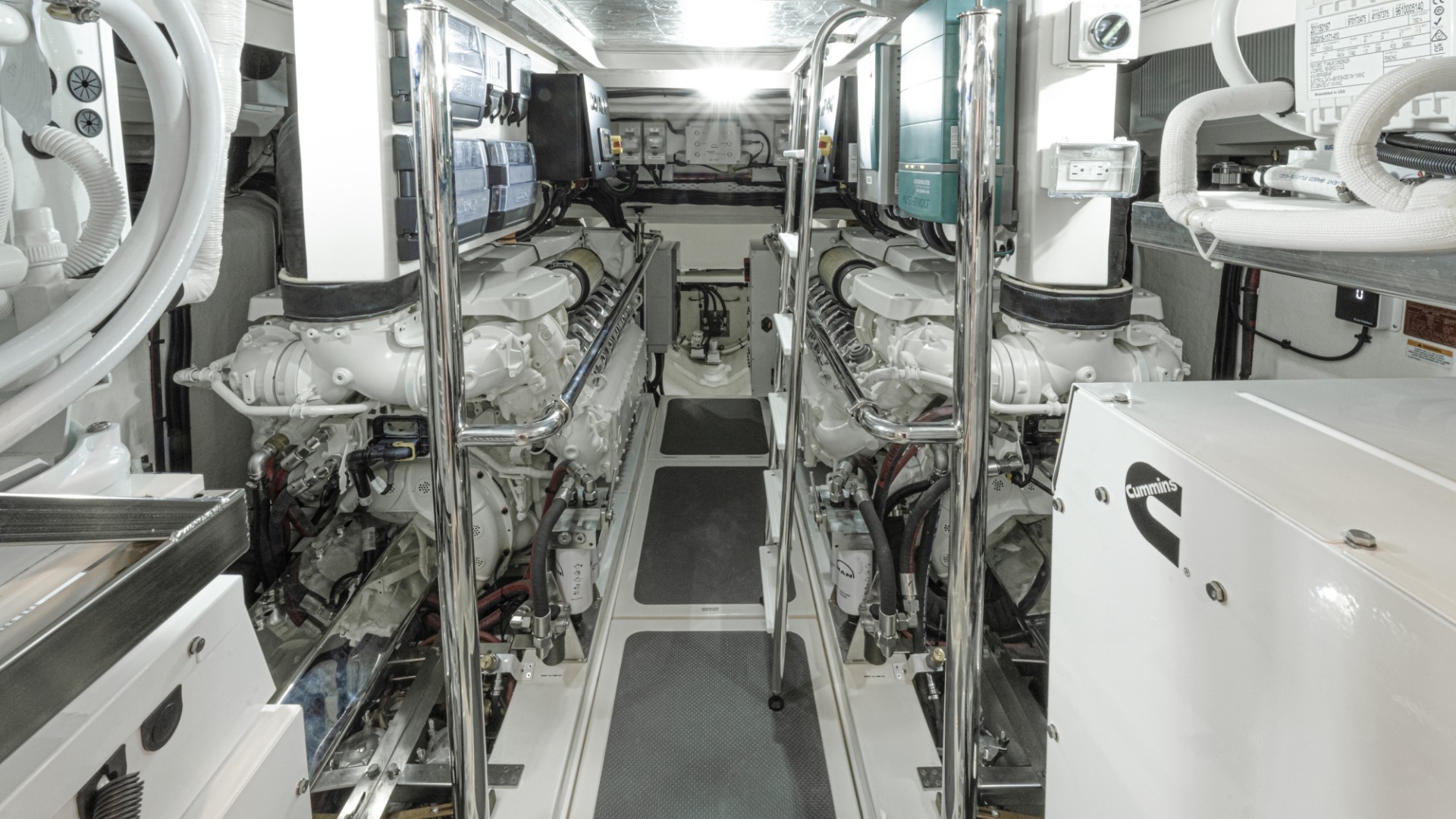 Riviera 645 SUV Series II engine room