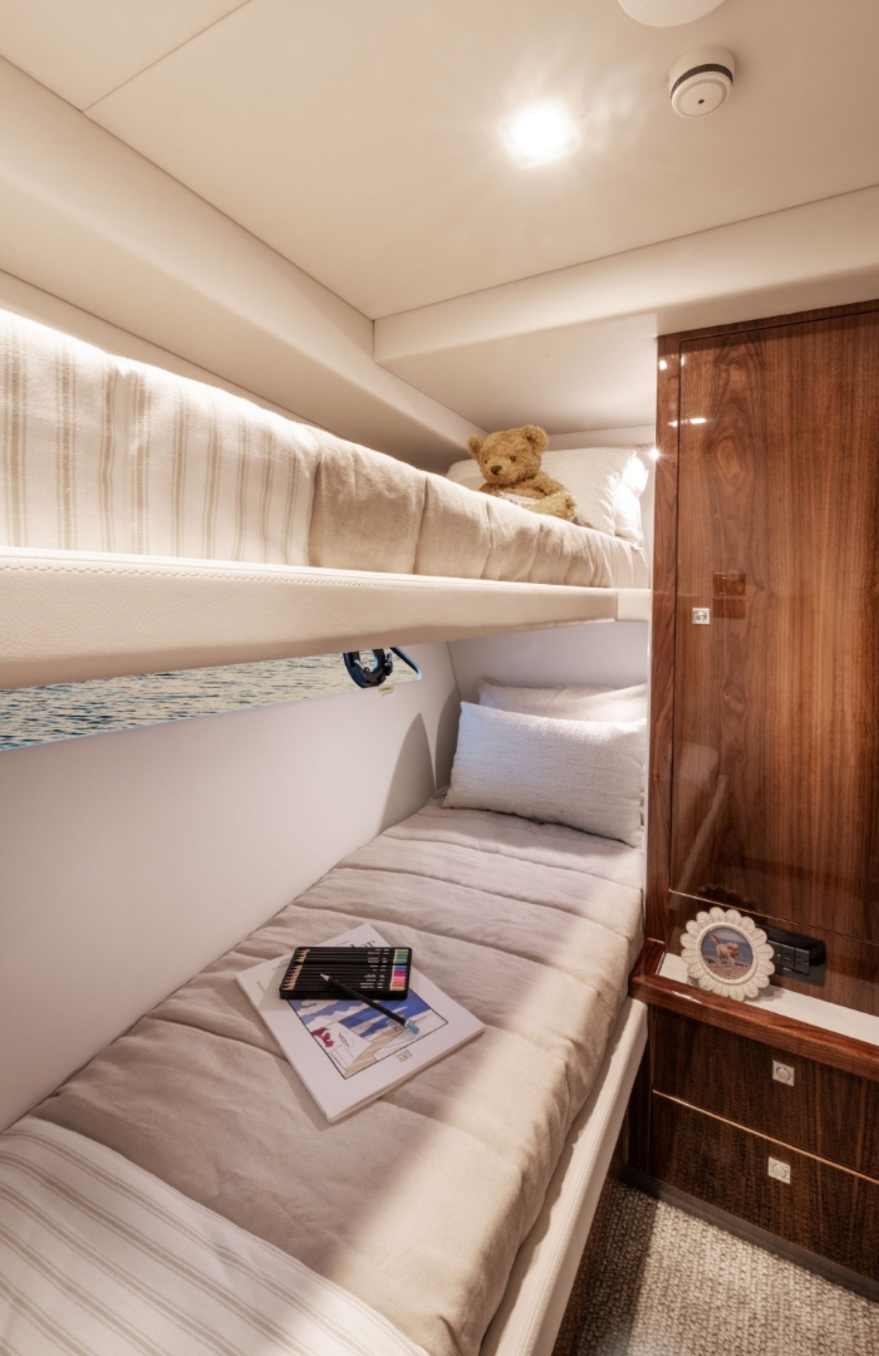 Riviera 645 SUV Series II starboard stateroom