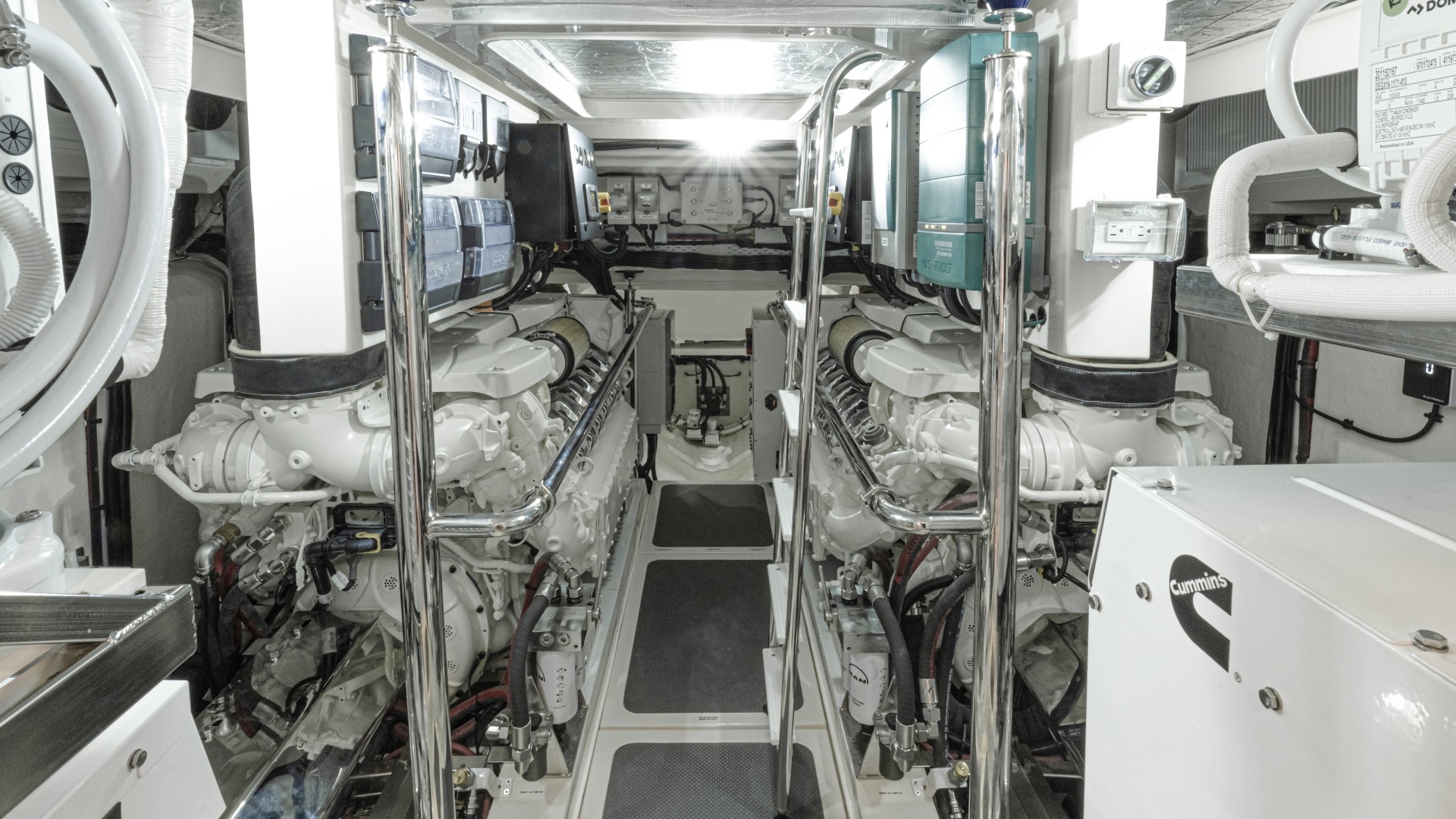 Riviera 645 SUV Series II performance running shot