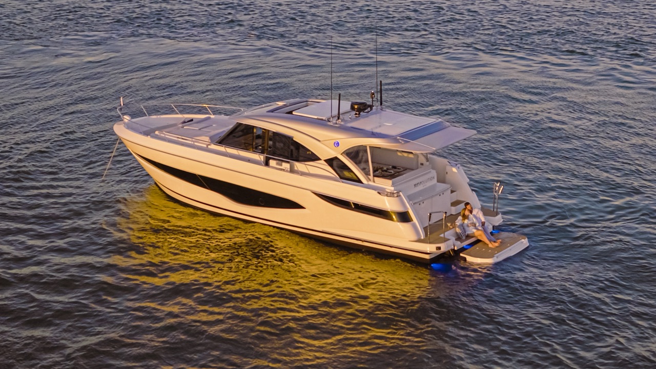 Riviera 4300 Sports Express gallery photo