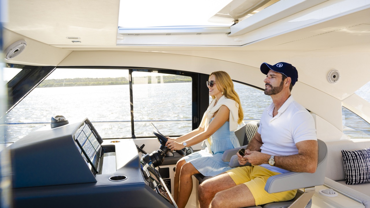Riviera 4300 Sports Express gallery photo
