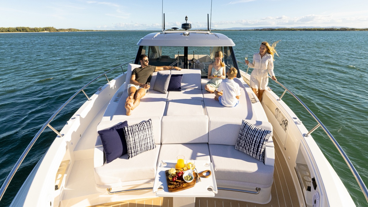 Riviera 4300 Sports Express gallery photo